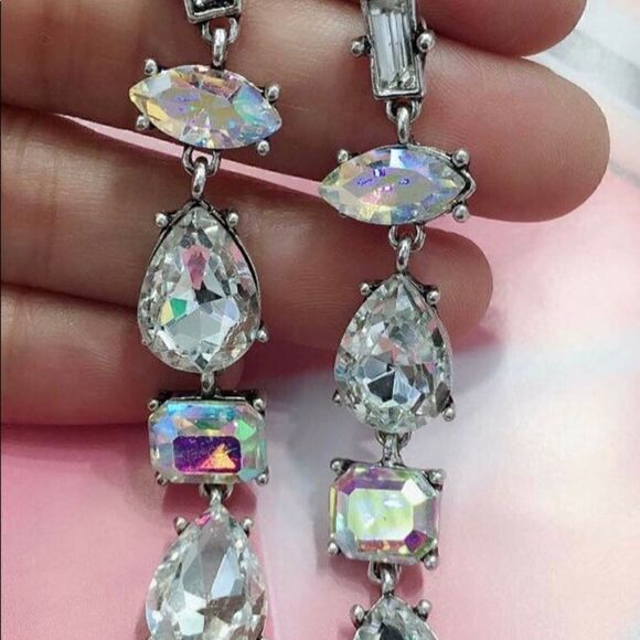 ✨ Stunning Crystal drop dangle earrings ✨ - Picture 3 of 3